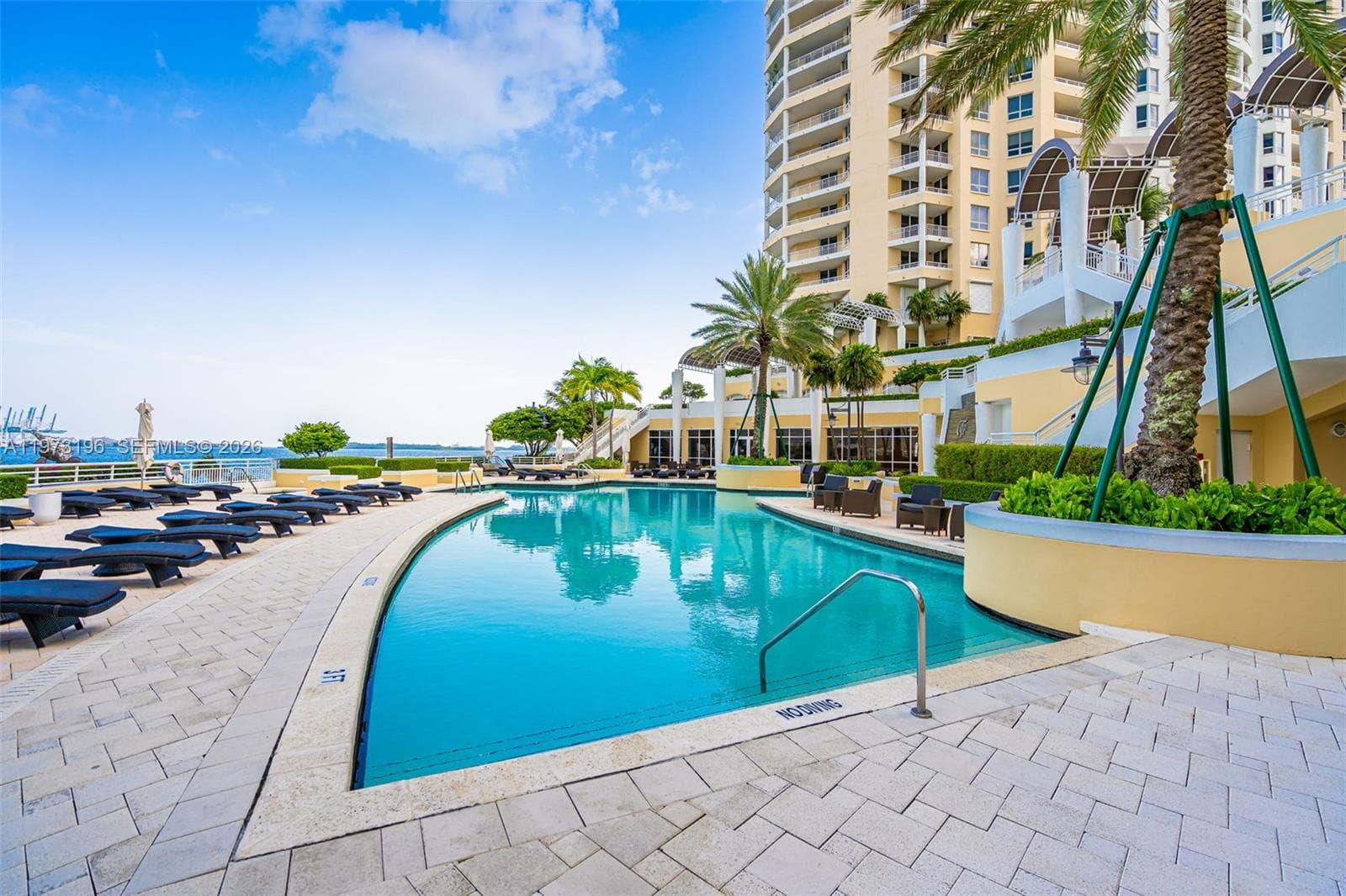 848 Brickell Key Dr, Miami FL 33131 — 54
