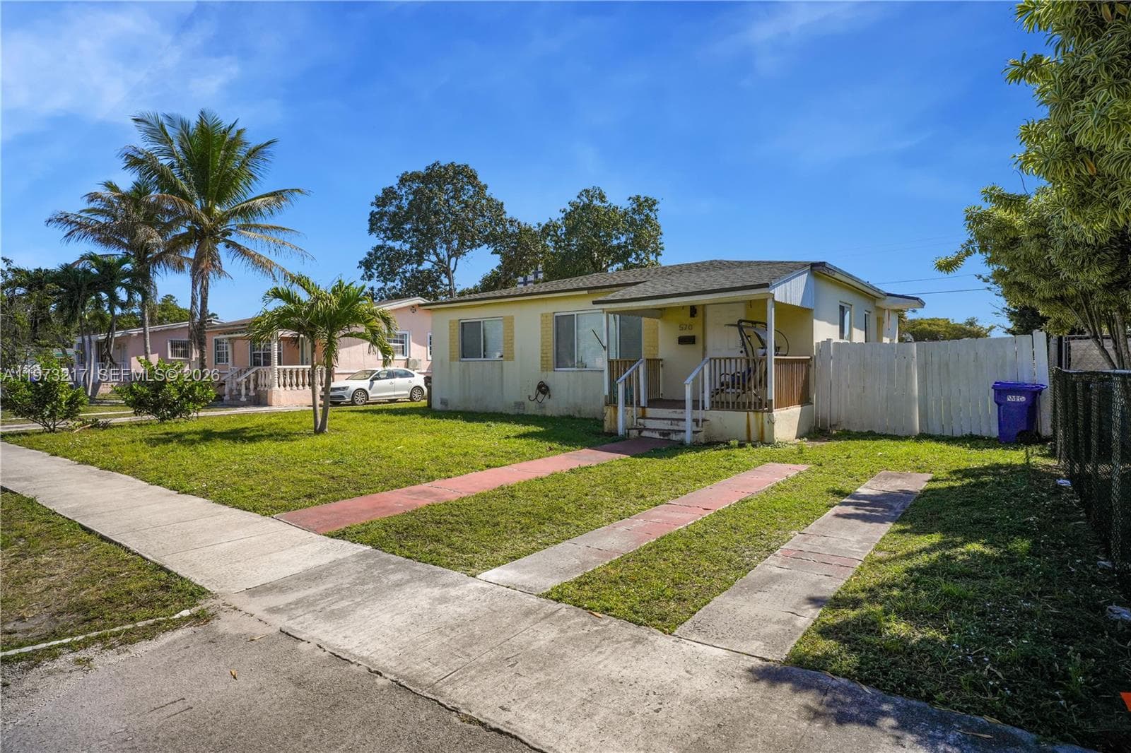 570 NE 169th St, North Miami Beach FL 33162 — 3