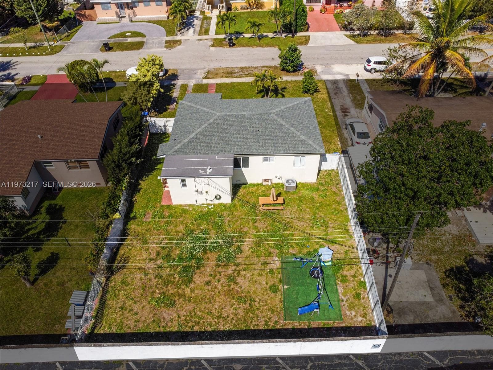 570 NE 169th St, North Miami Beach FL 33162 — 1