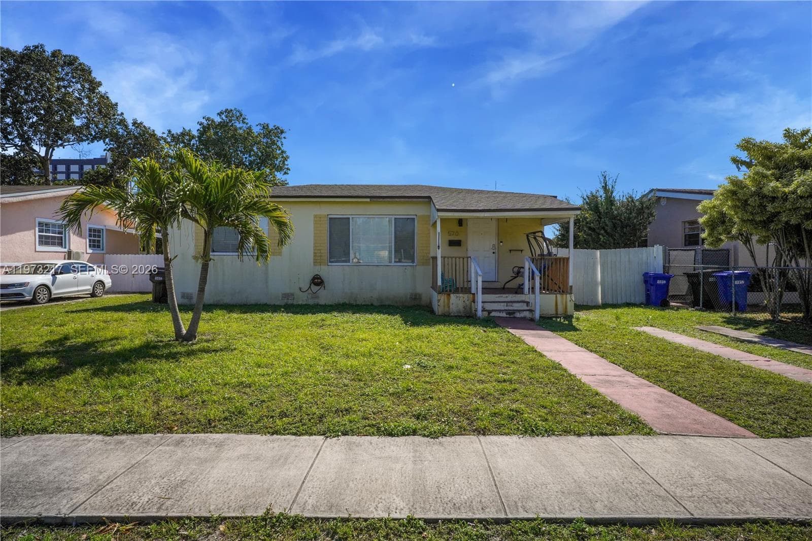 570 NE 169th St, North Miami Beach FL 33162 — 20