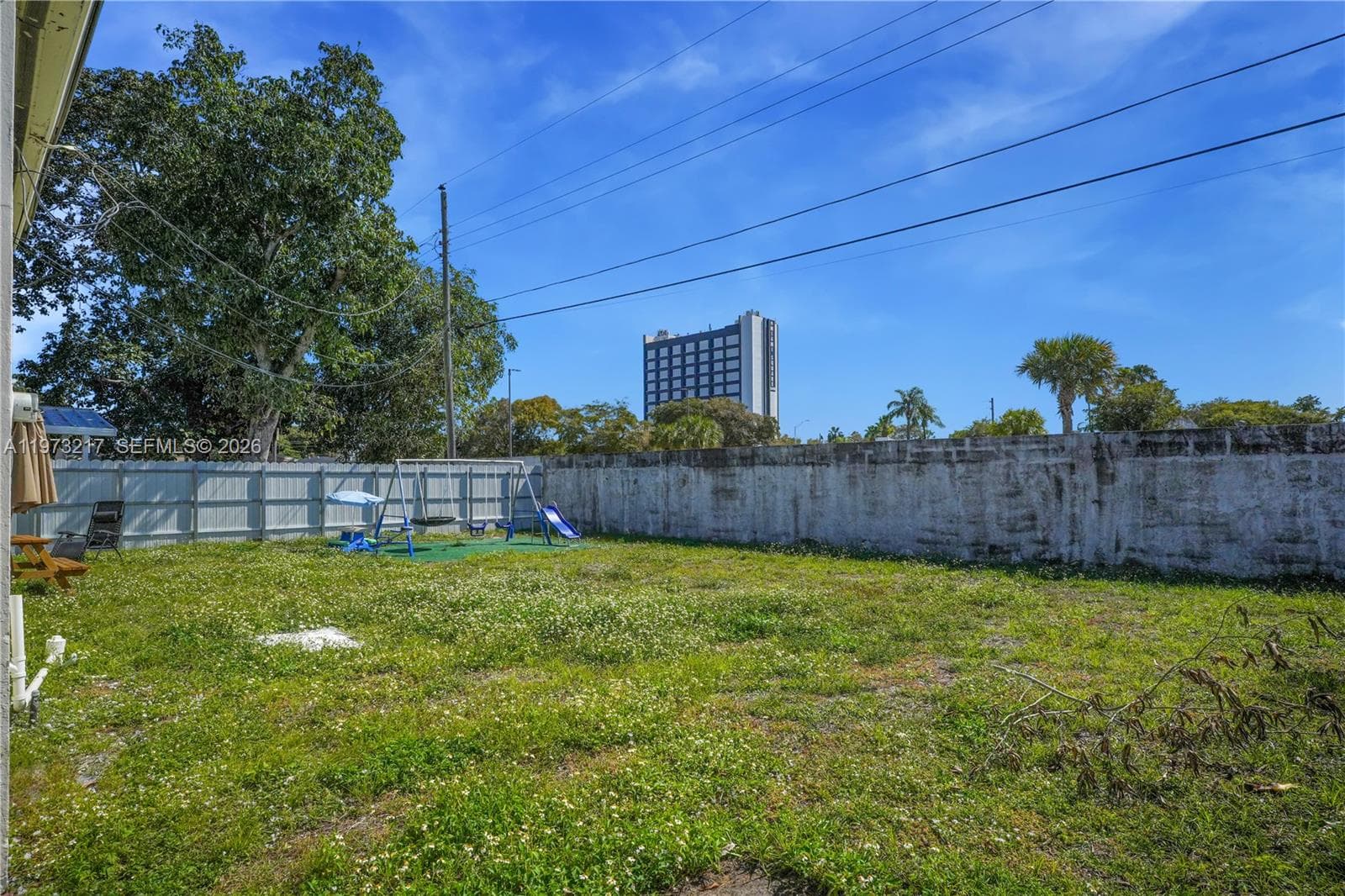 570 NE 169th St, North Miami Beach FL 33162 — 18