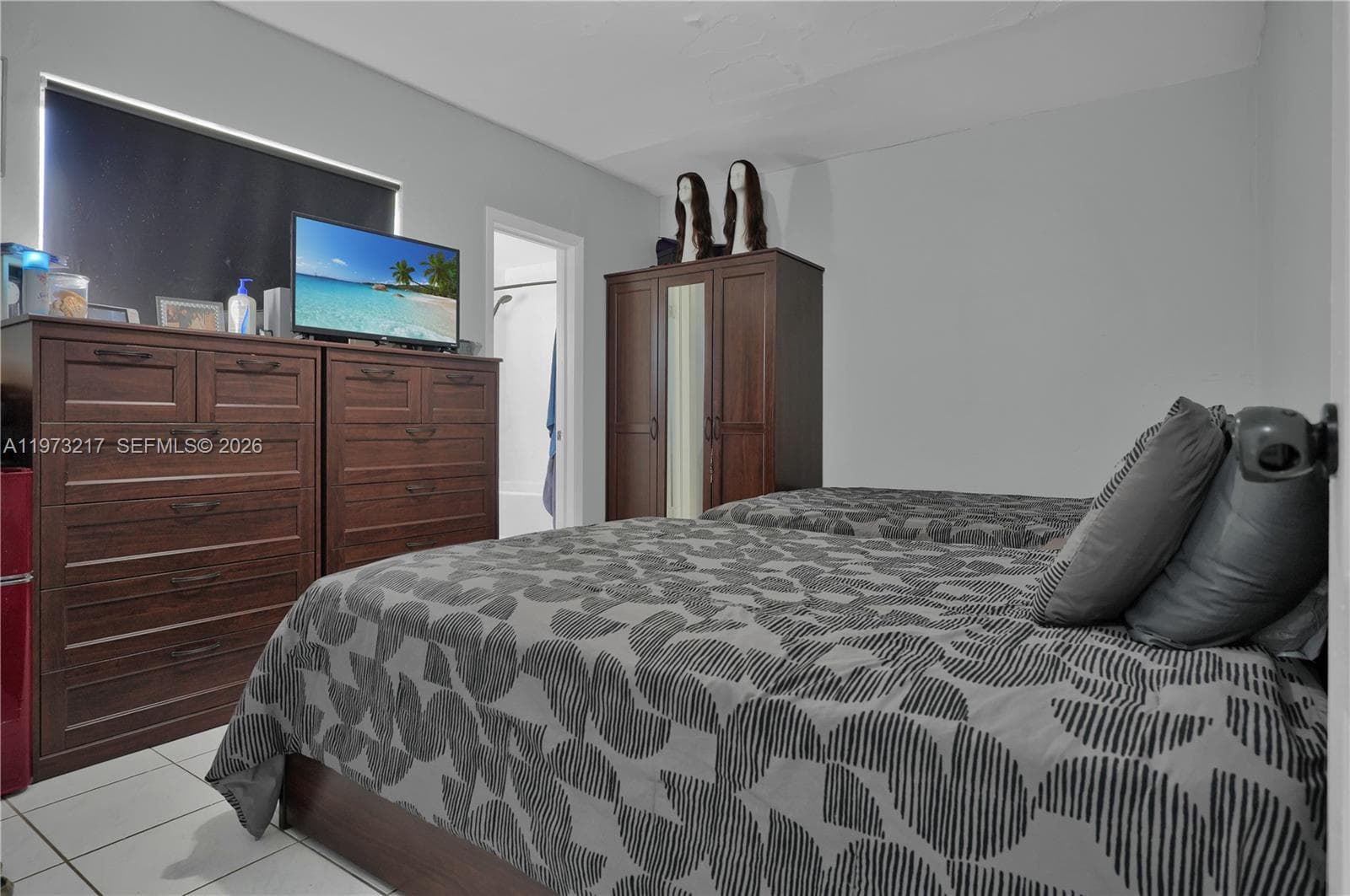 570 NE 169th St, North Miami Beach FL 33162 — 15