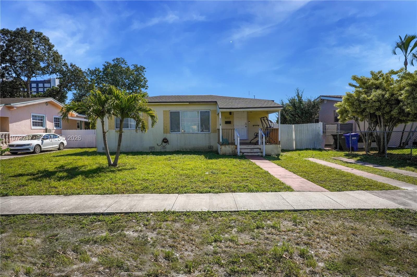 570 NE 169th St, North Miami Beach FL 33162 — 19