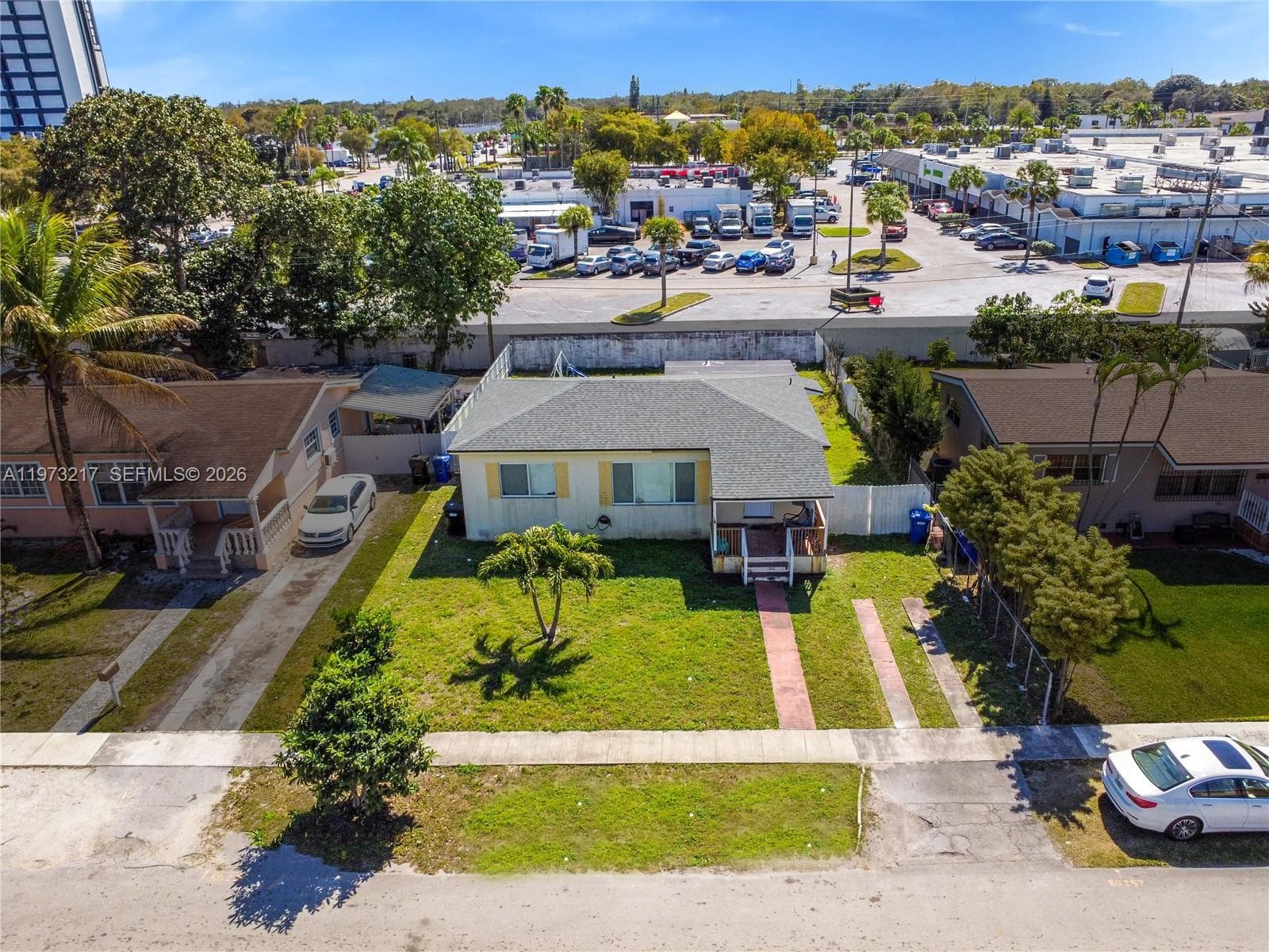 570 NE 169th St, North Miami Beach FL 33162 — 4