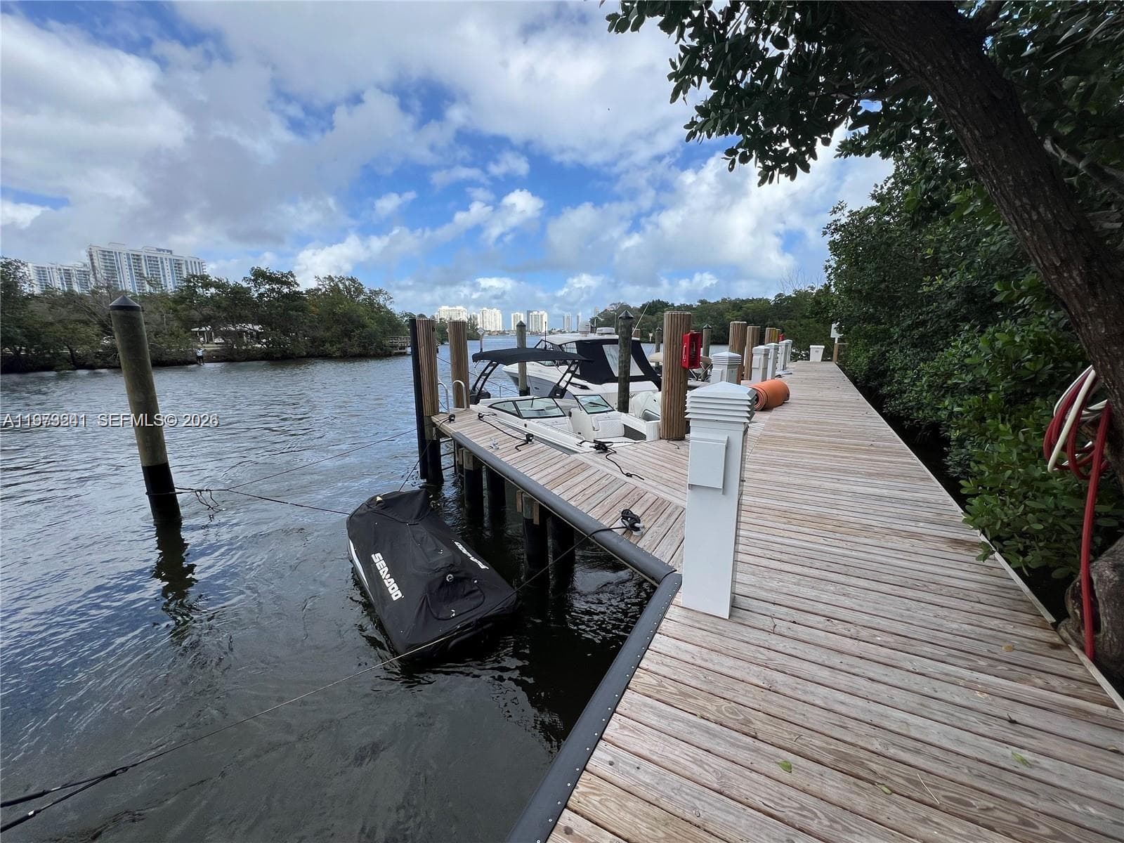 16385 Biscayne Blvd # 421, North Miami Beach FL 33160 — 27