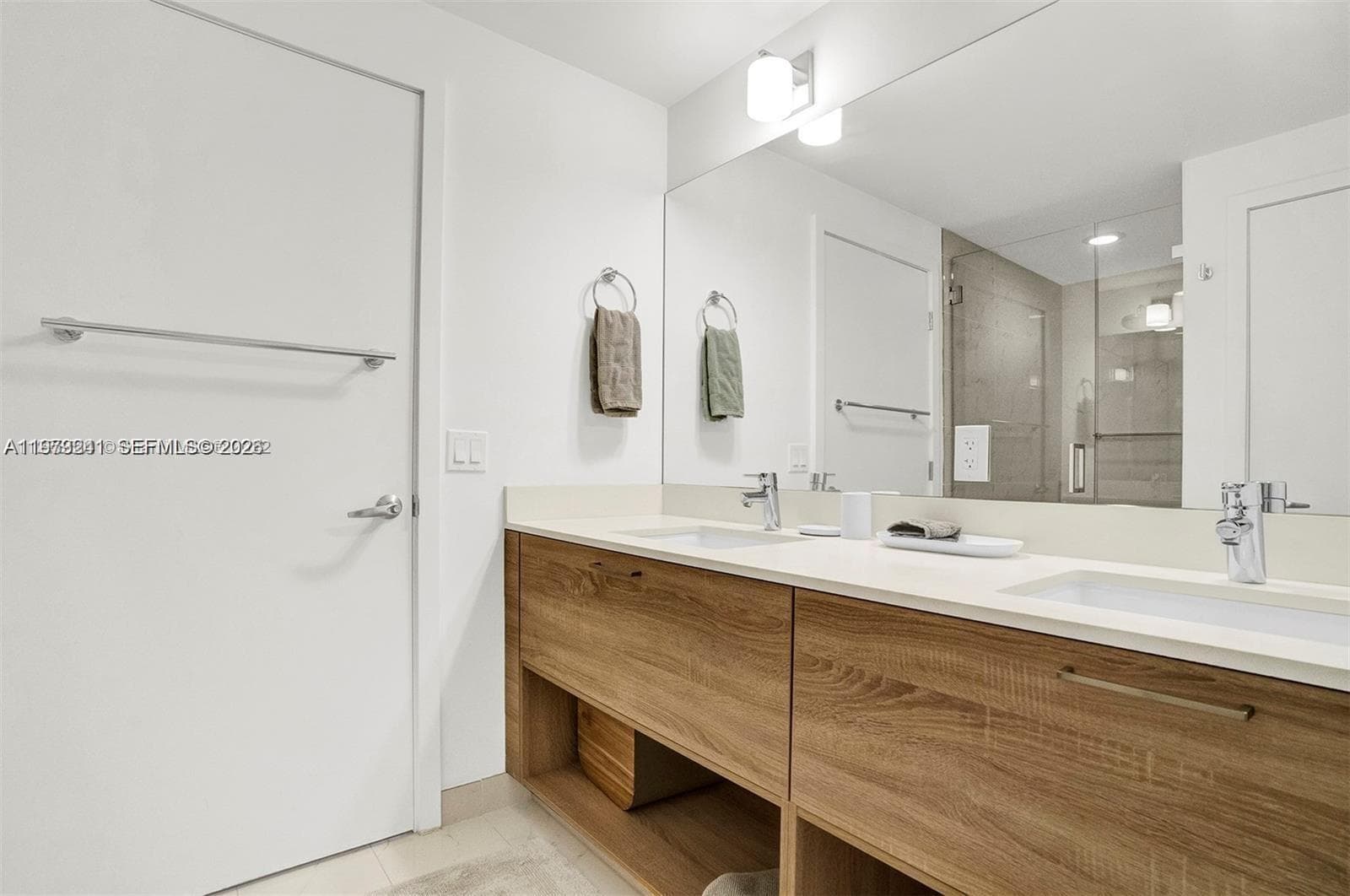 16385 Biscayne Blvd # 421, North Miami Beach FL 33160 — 12