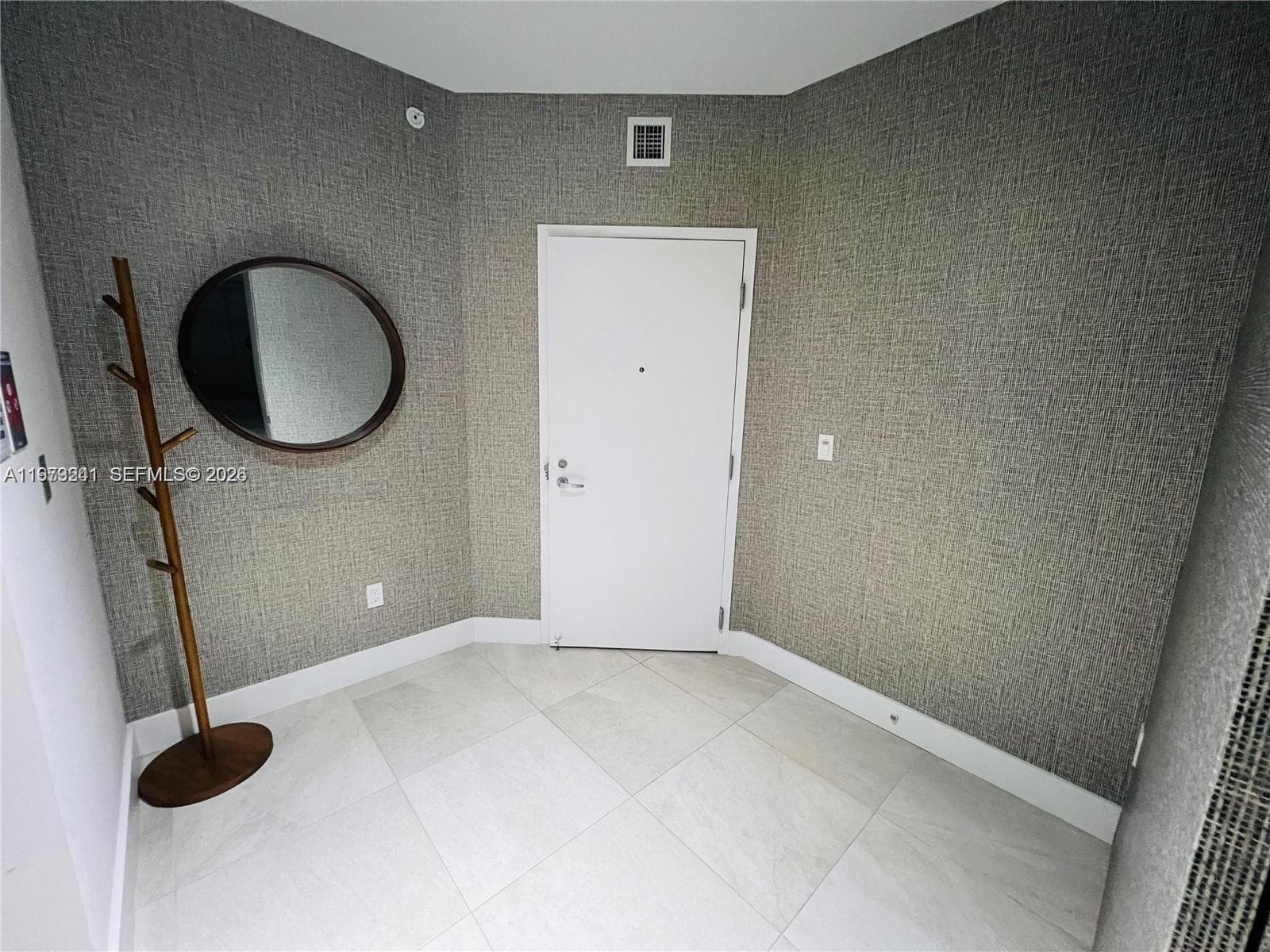 16385 Biscayne Blvd # 421, North Miami Beach FL 33160 — 20