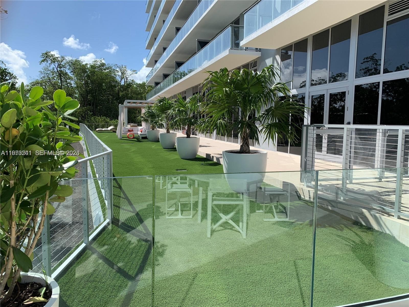 16385 Biscayne Blvd # 421, North Miami Beach FL 33160 — 33