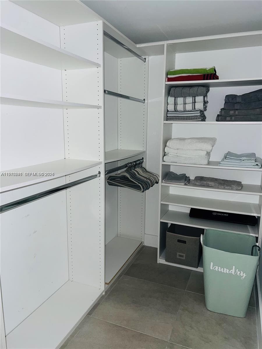 16385 Biscayne Blvd # 421, North Miami Beach FL 33160 — 14