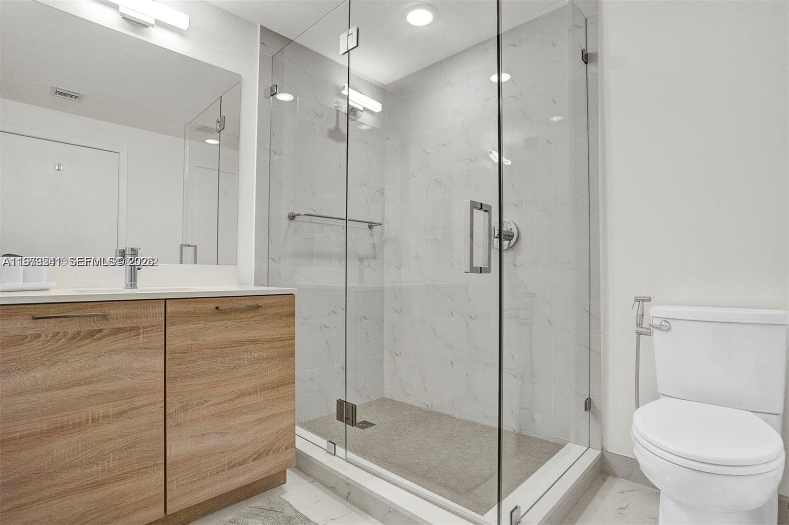 16385 Biscayne Blvd # 421, North Miami Beach FL 33160 — 19