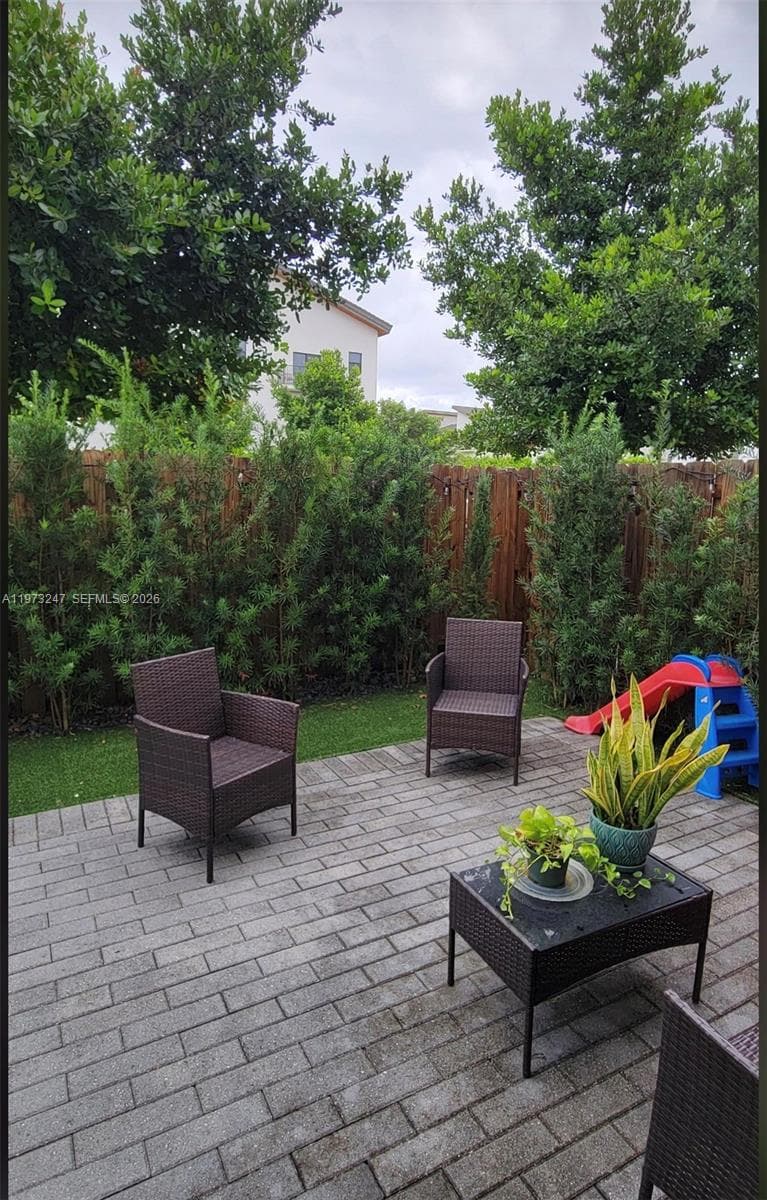 10521 NW 81st Ter, Doral FL 33178 — 16