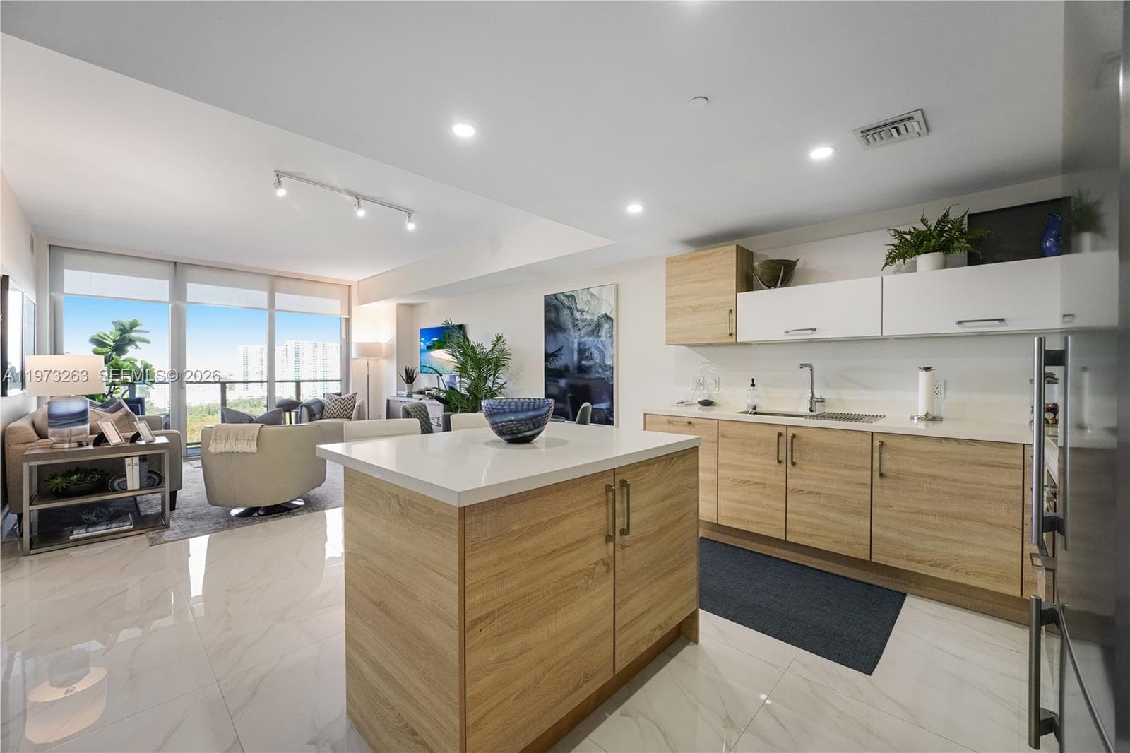 16385 Biscayne Blvd # 1502, North Miami Beach FL 33160 — 10