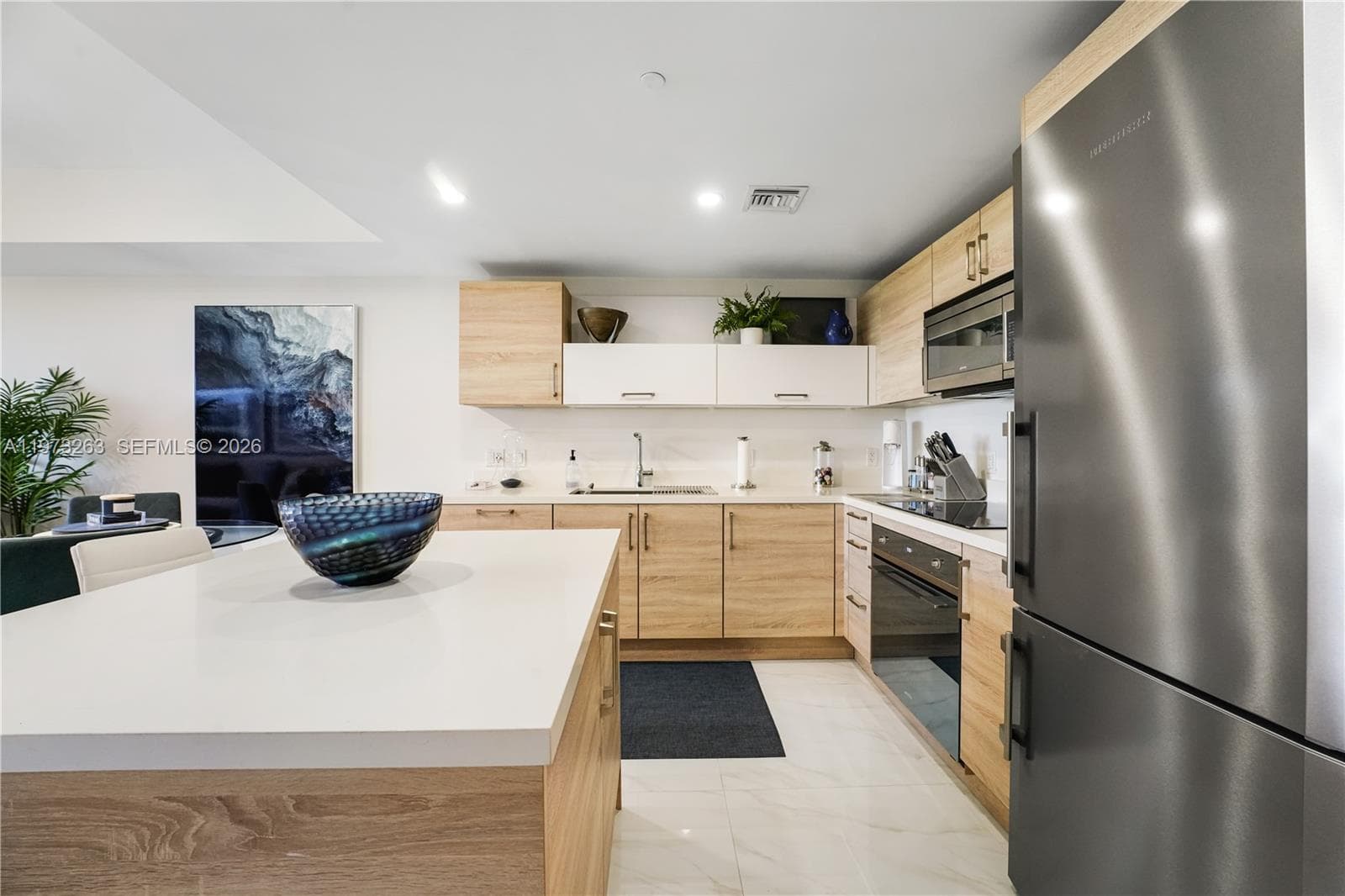16385 Biscayne Blvd # 1502, North Miami Beach FL 33160 — 11