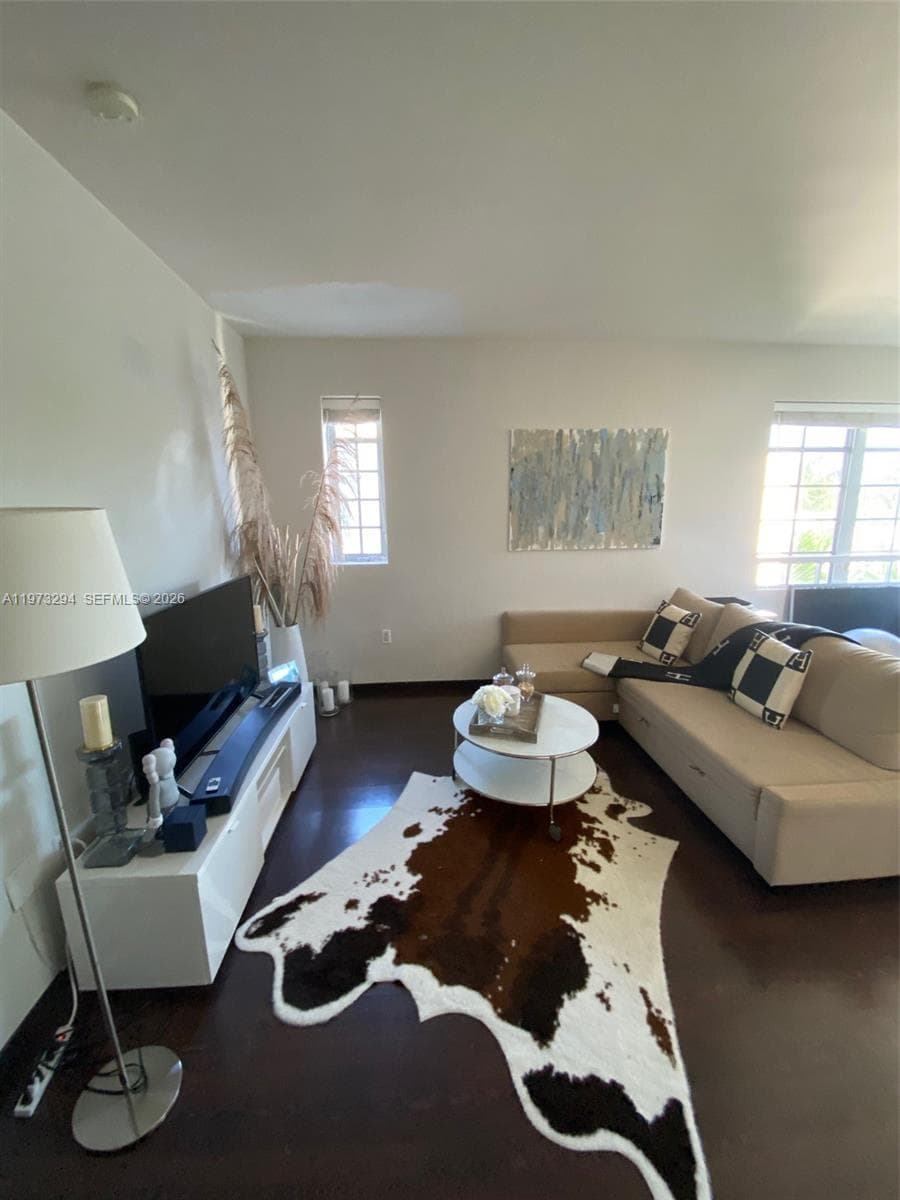 435 21st St # 307, Miami Beach FL 33139 — 2