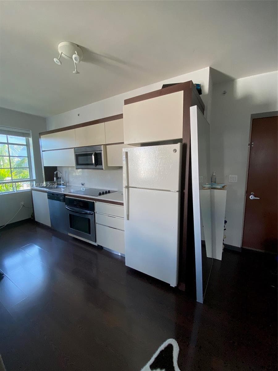 435 21st St # 307, Miami Beach FL 33139 — 7