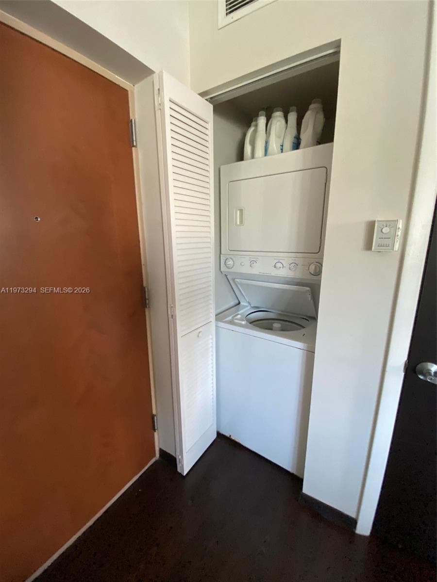 435 21st St # 307, Miami Beach FL 33139 — 9