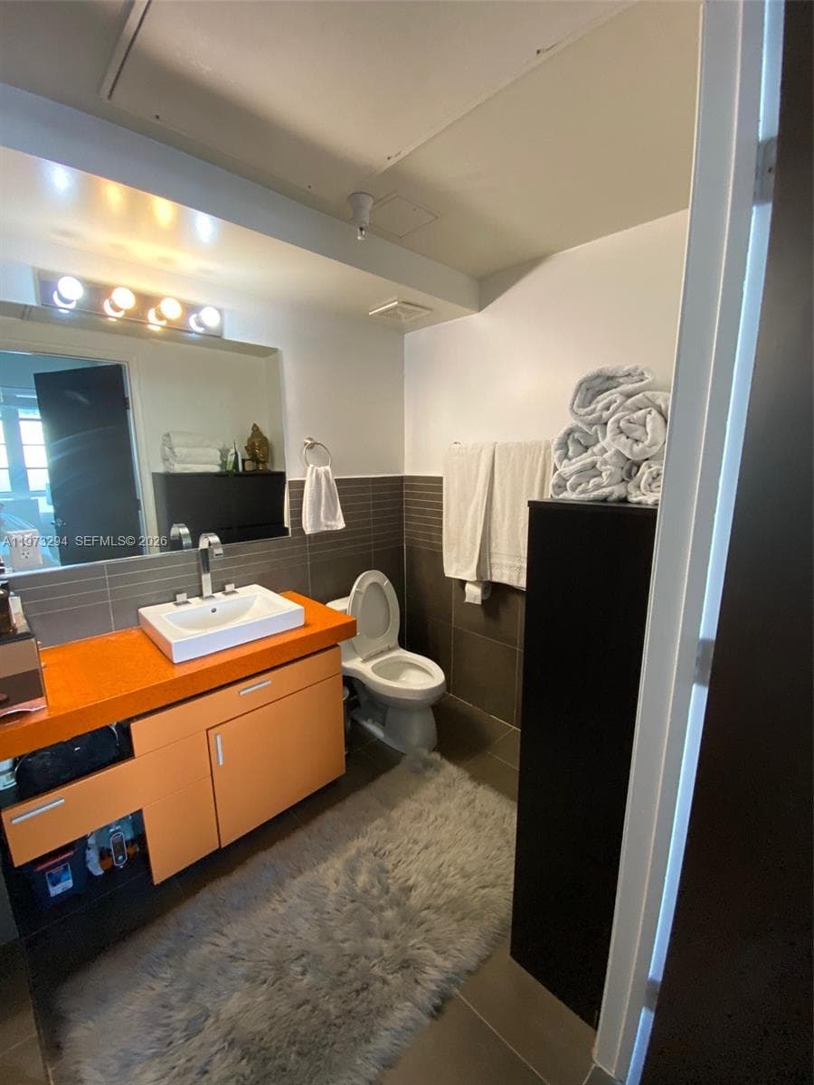 435 21st St # 307, Miami Beach FL 33139 — 15