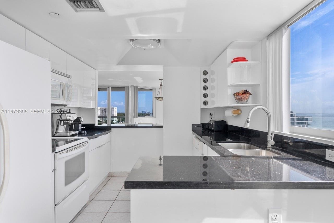 3411 Indian Creek Dr, Miami Beach FL 33140 — 16