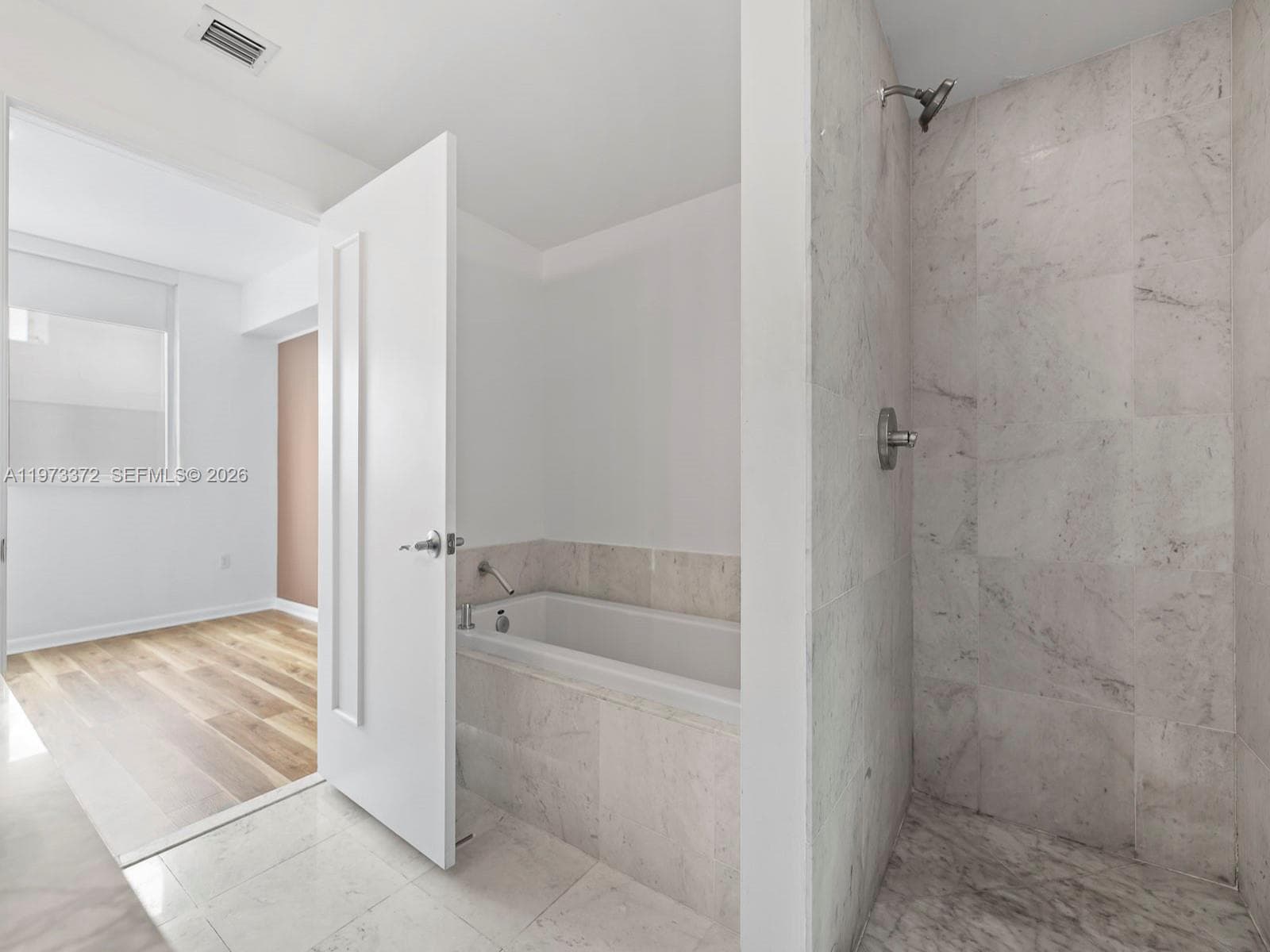 253 NE 2nd St # 3108, Miami FL 33132 — 23