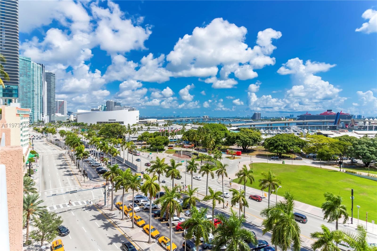 253 NE 2nd St # 3108, Miami FL 33132 — 77