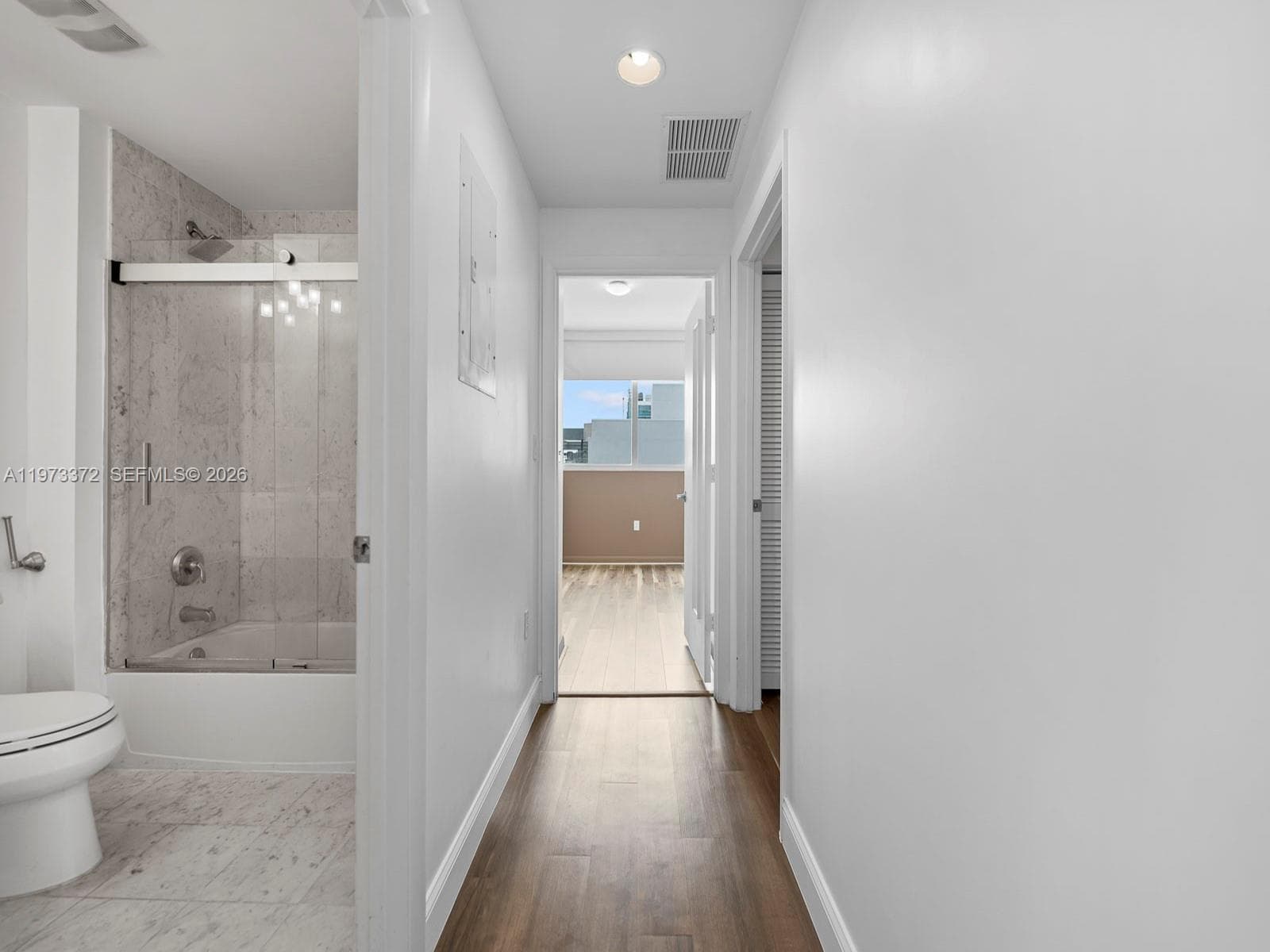 253 NE 2nd St # 3108, Miami FL 33132 — 24