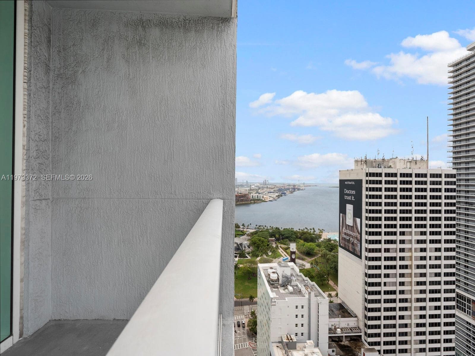 253 NE 2nd St # 3108, Miami FL 33132 — 34