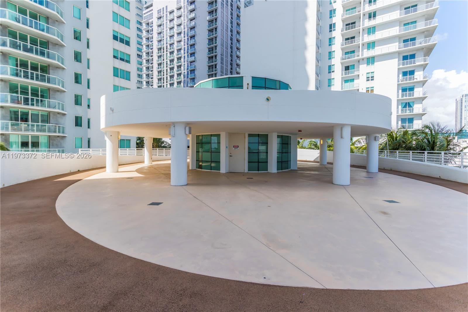 253 NE 2nd St # 3108, Miami FL 33132 — 60