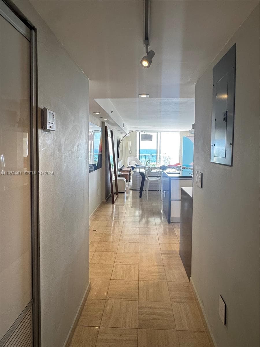 2457 Collins Ave # 405, Miami Beach FL 33140 — 2