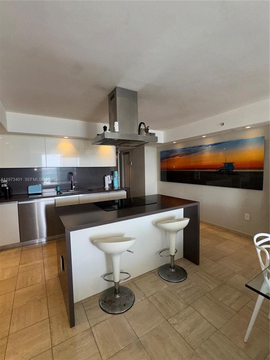 2457 Collins Ave # 405, Miami Beach FL 33140 — 18
