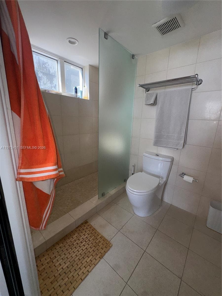 2457 Collins Ave # 405, Miami Beach FL 33140 — 11