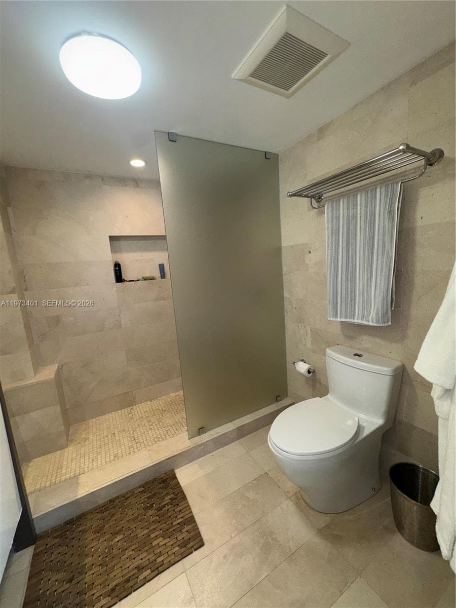 2457 Collins Ave # 405, Miami Beach FL 33140 — 21