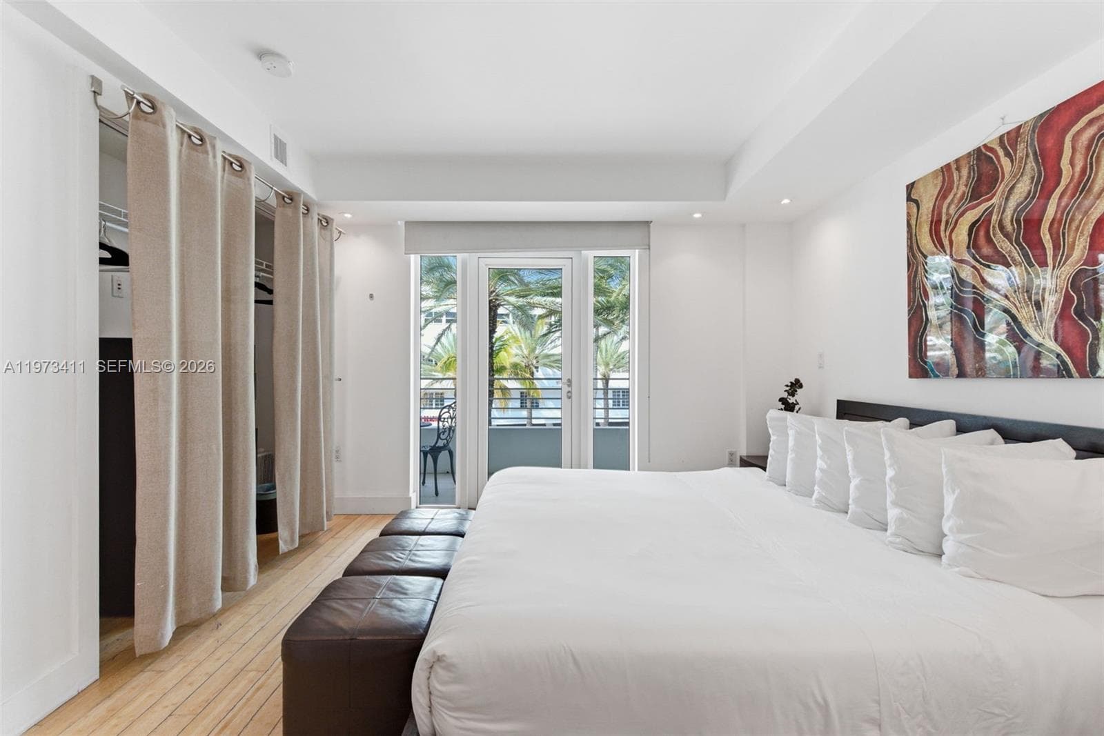 448 Ocean Dr # 303, Miami Beach FL 33139 — 19