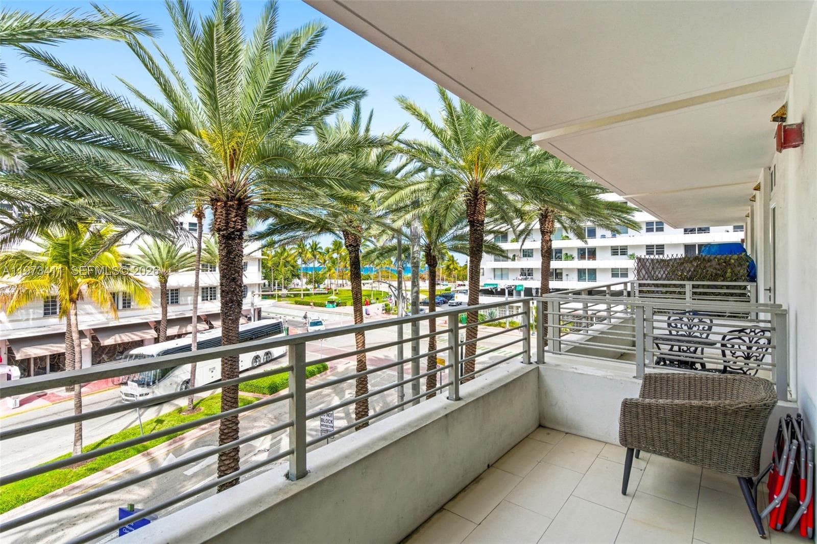 448 Ocean Dr # 303, Miami Beach FL 33139 — 25