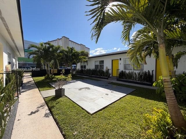 Miami, FL — 12