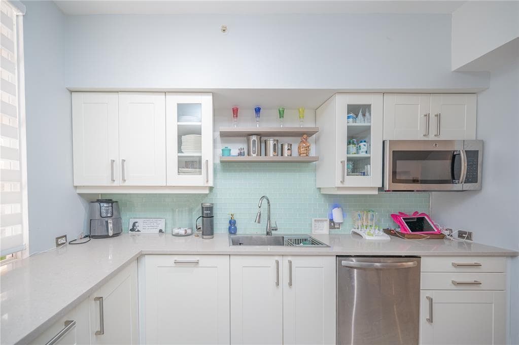 2841 NE 185th Street # 514, Miami FL 33180 — 2
