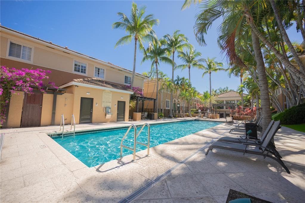 2841 NE 185th Street # 514, Miami FL 33180 — 21
