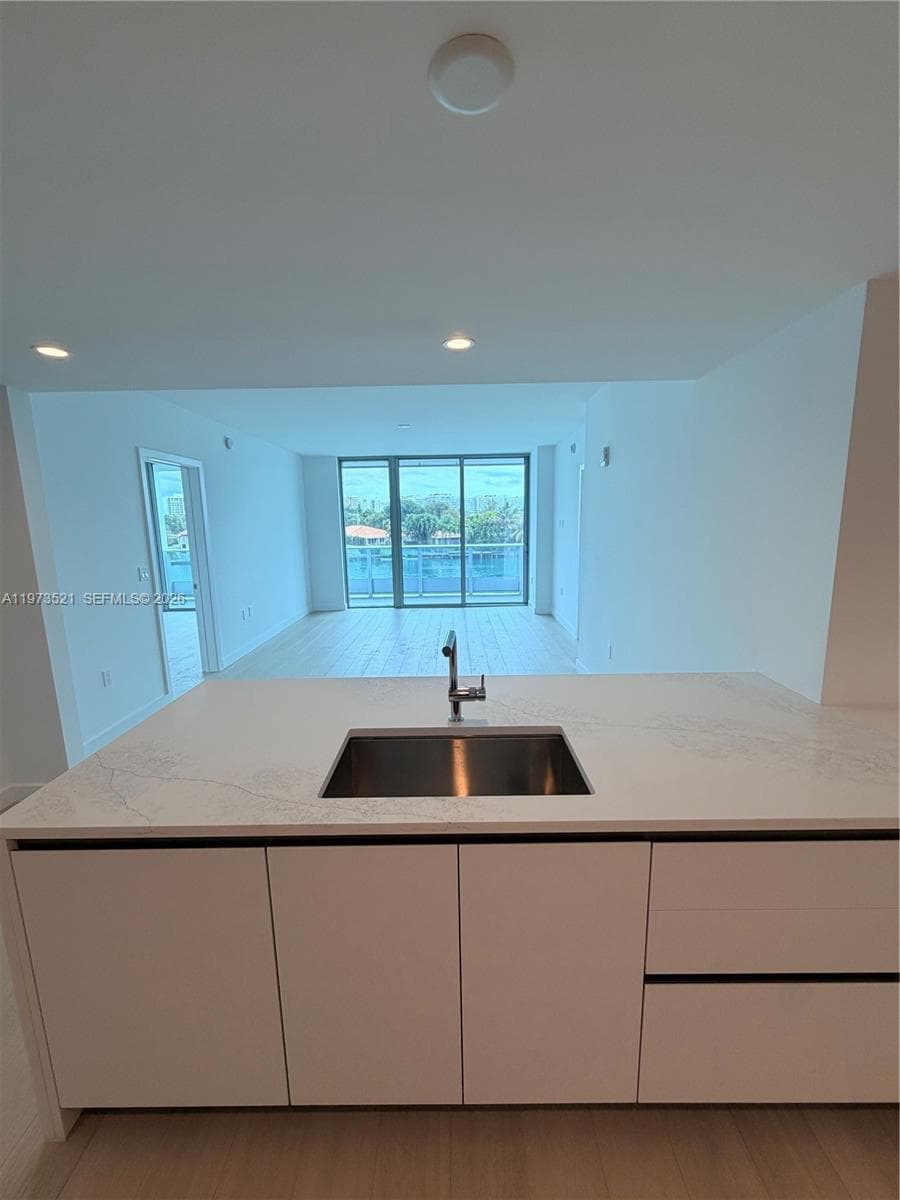 9201 E Bay Harbor Dr # 303, Bay Harbor Islands FL 33154 — 6