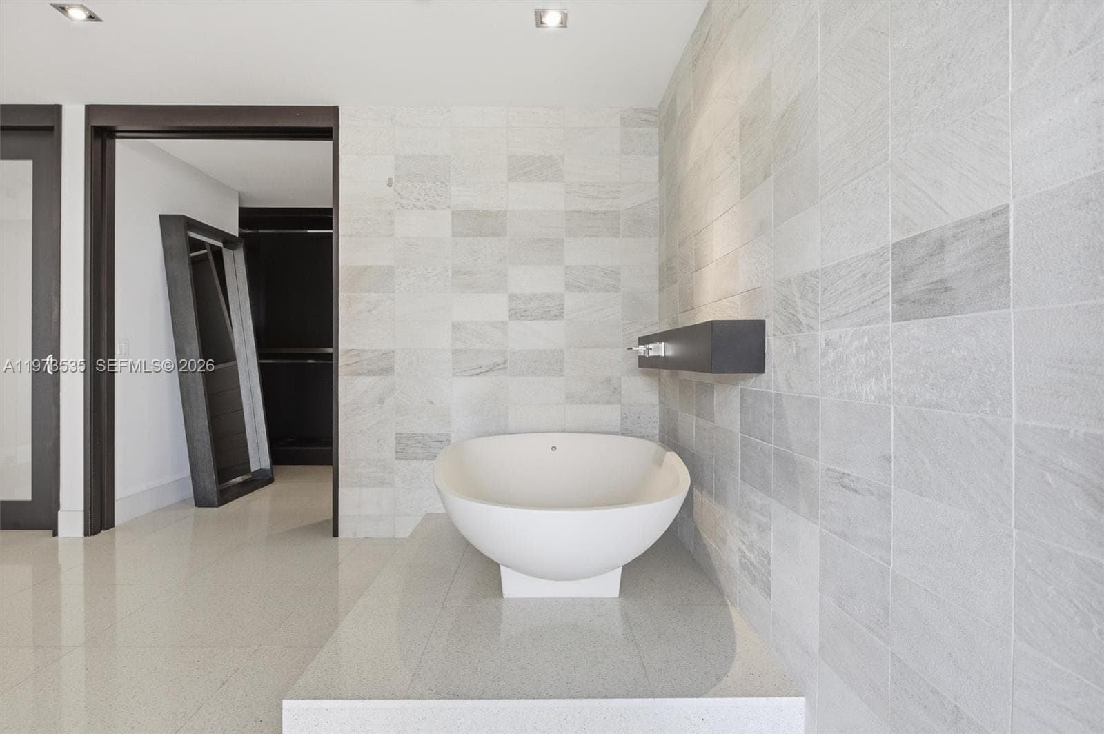 1330 Ocean Dr, Miami Beach FL 33139 — 19