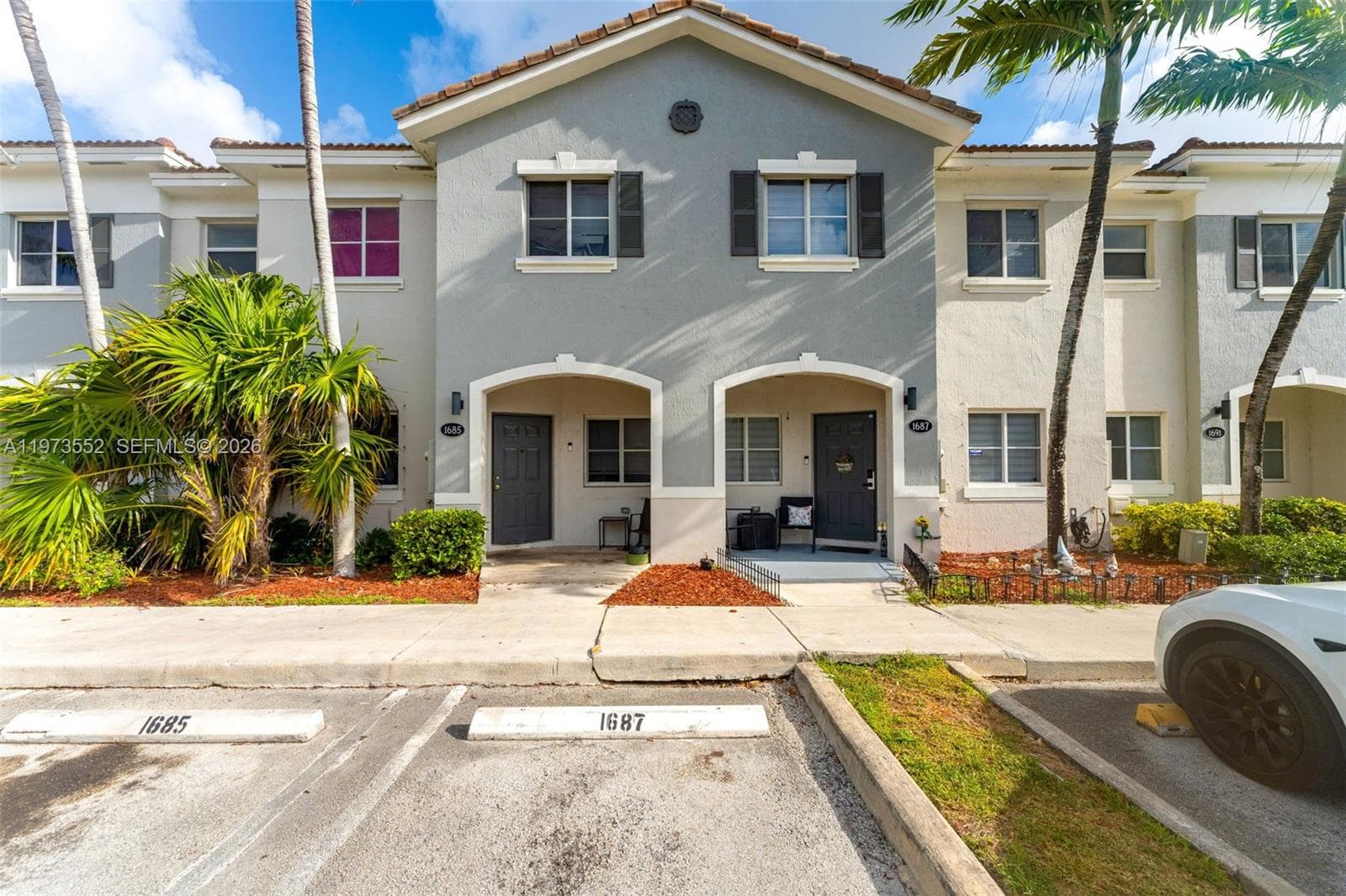 1687 SE 30th St, Homestead FL 33035 — 1