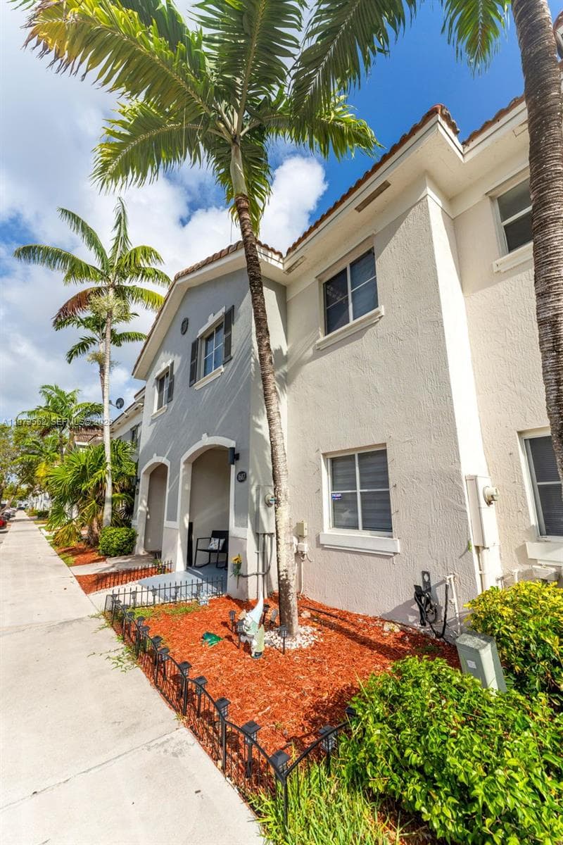 1687 SE 30th St, Homestead FL 33035 — 14