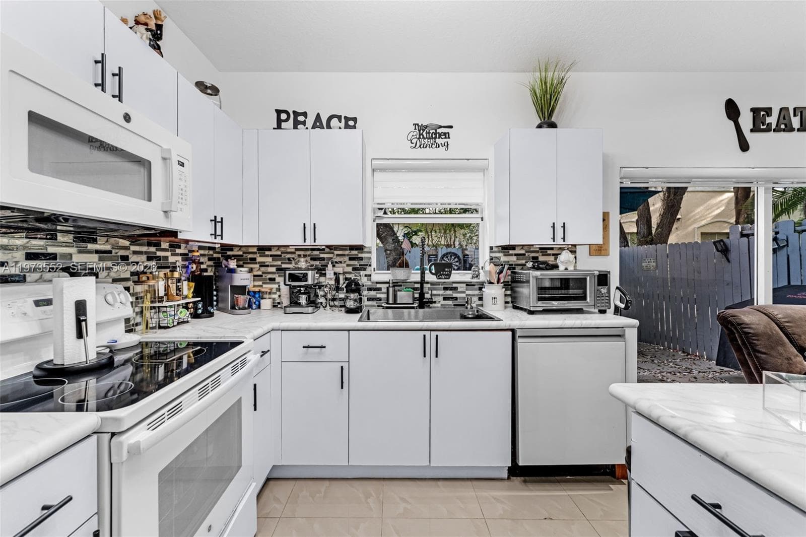 1687 SE 30th St, Homestead FL 33035 — 19