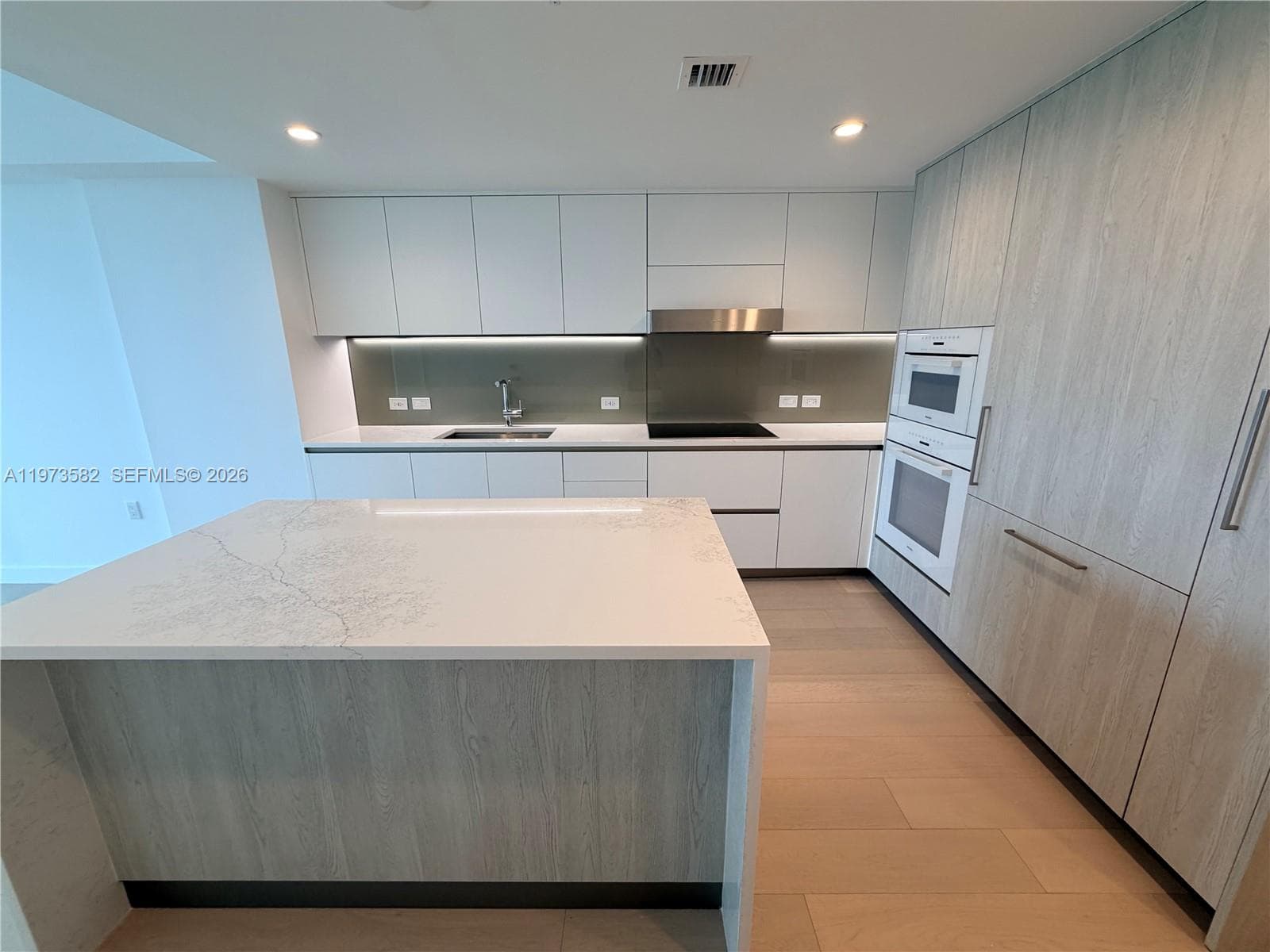9221 E Bay Harbor Dr # 307, Bay Harbor Islands FL 33154 — 10