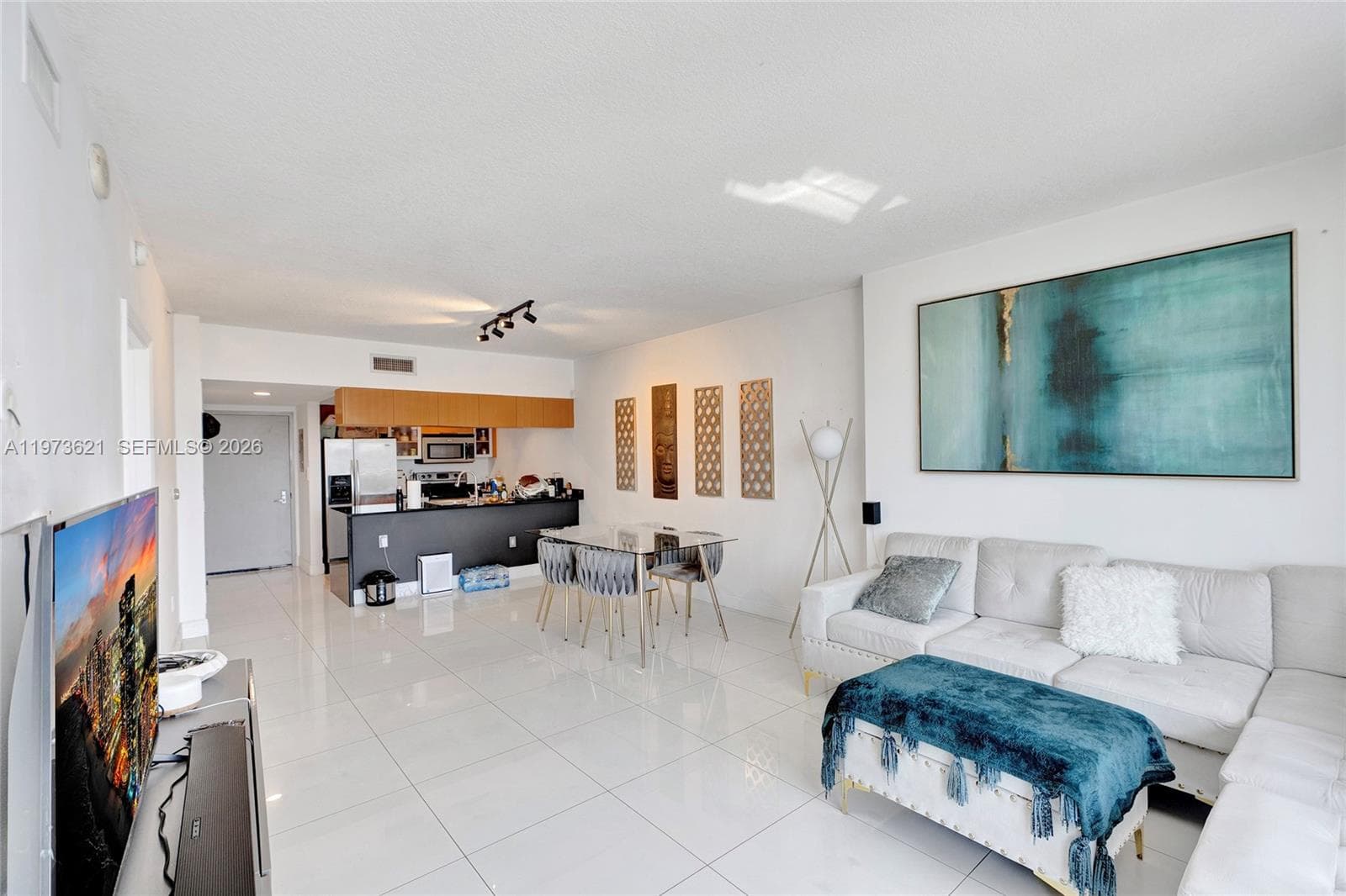 1750 N Bayshore Dr # 2510, Miami FL 33132 — 16