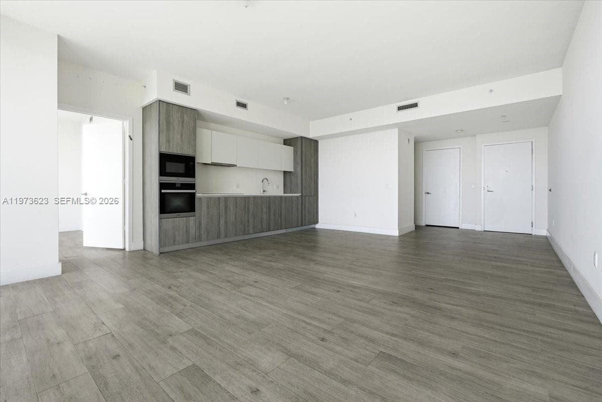 2900 NE 7th Ave # 3004, Miami FL 33137 — 17