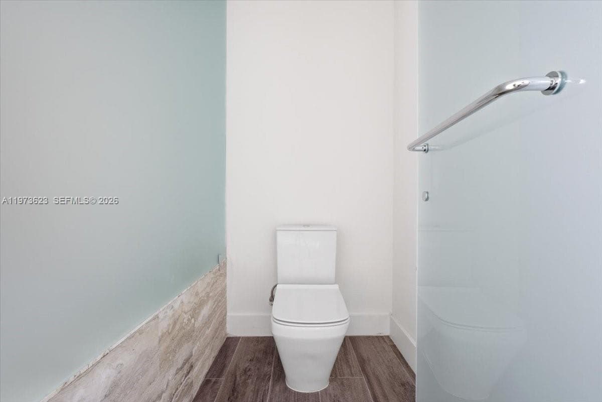 2900 NE 7th Ave # 3004, Miami FL 33137 — 34
