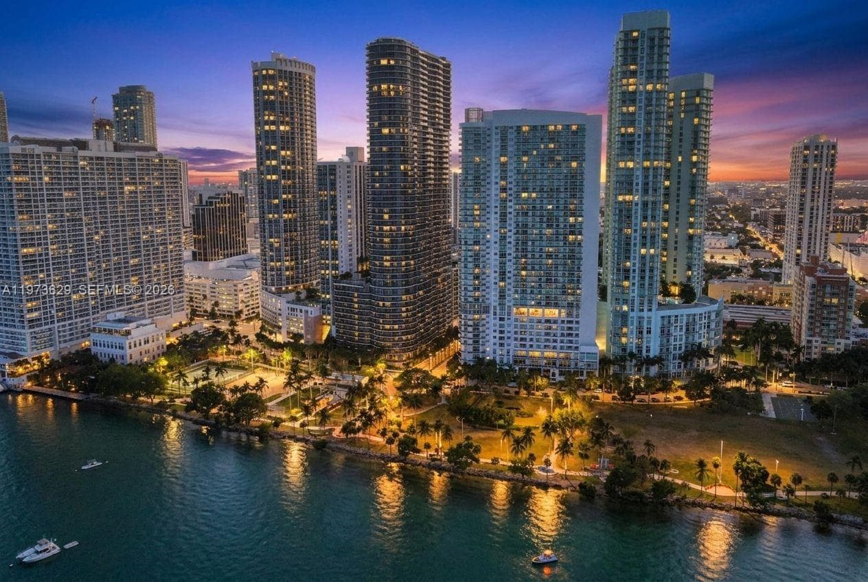 1750 N Bayshore Dr # 2510, Miami FL 33132 — 2