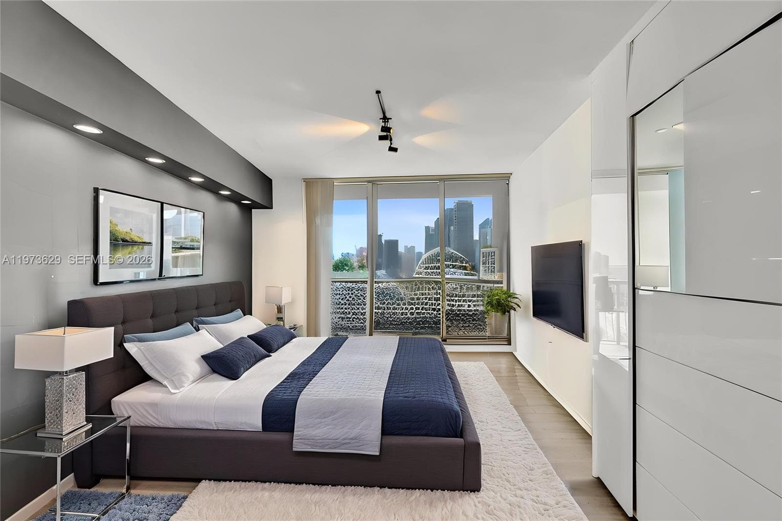 1750 N Bayshore Dr # 2510, Miami FL 33132 — 5