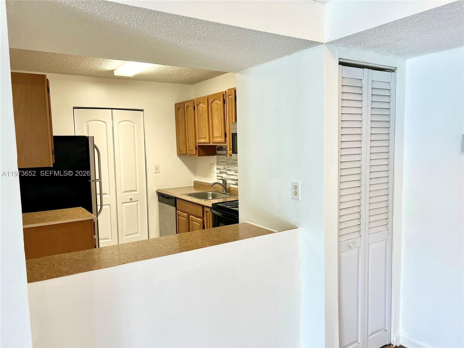 20761 NE 4th Pl # 104, Miami FL 33179 — 3