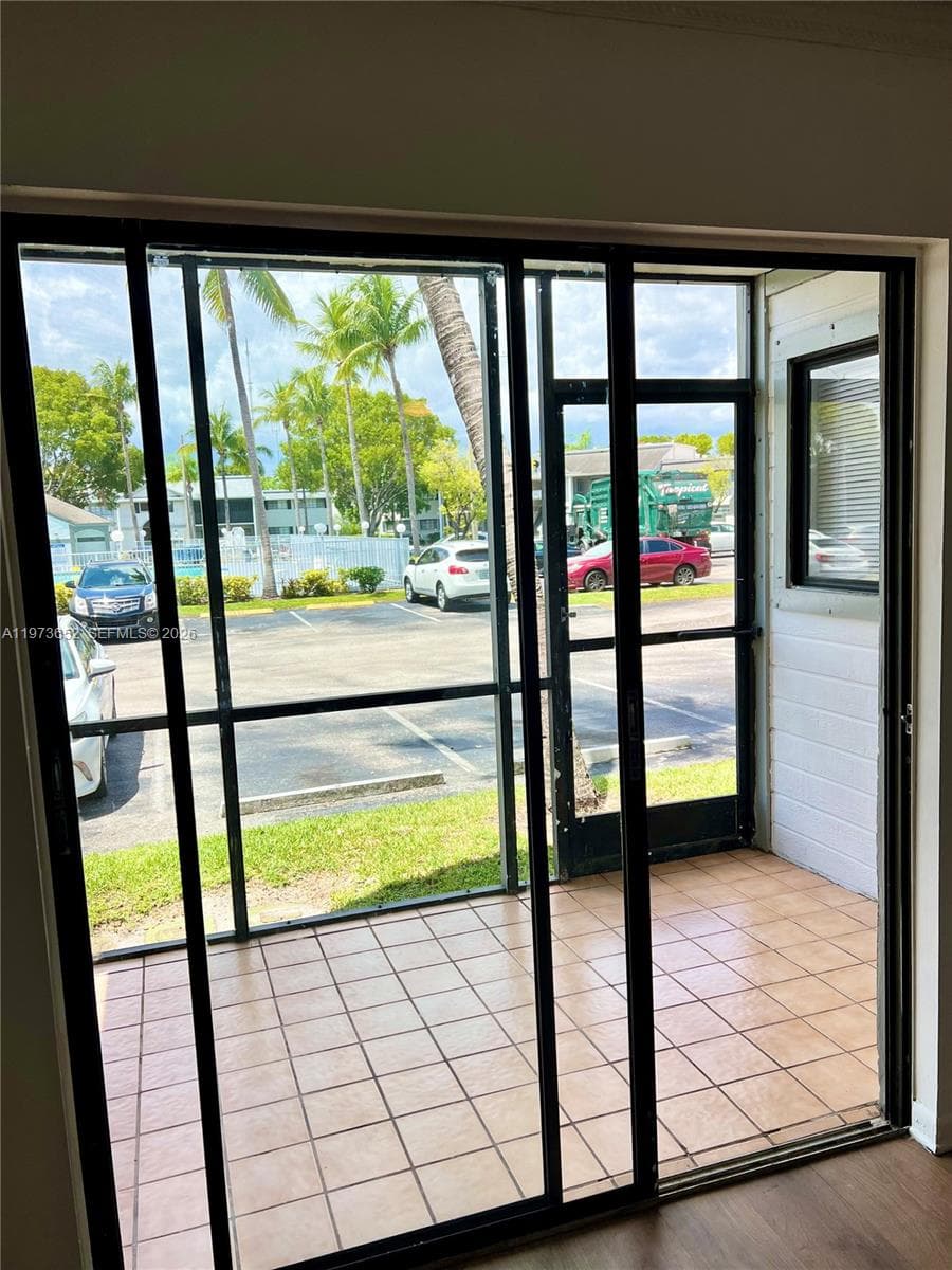 20761 NE 4th Pl # 104, Miami FL 33179 — 5