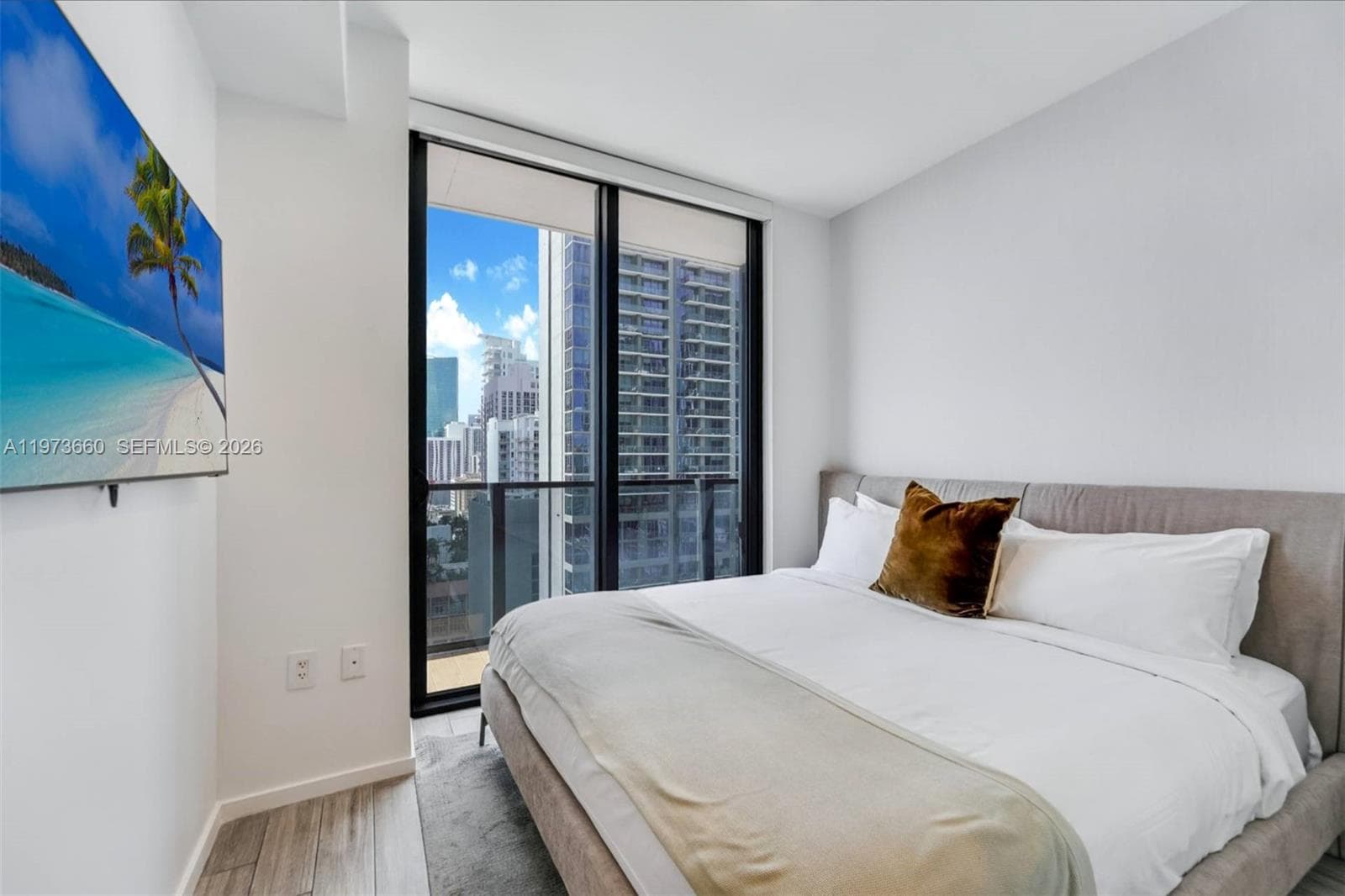 398 NE 5th St # 1515, Miami FL 33132 — 12